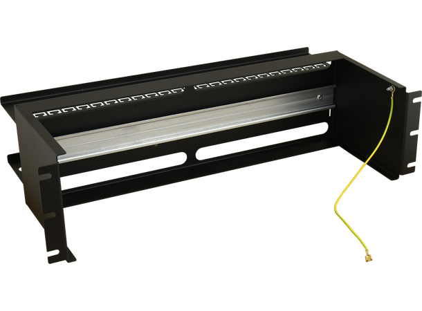 Skap for 19" rack - med DIN skinne 444 x 131 x 162 mm