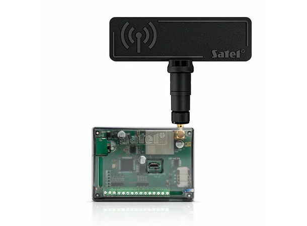 4G (LTE) universal sender i kabinett med antenne
