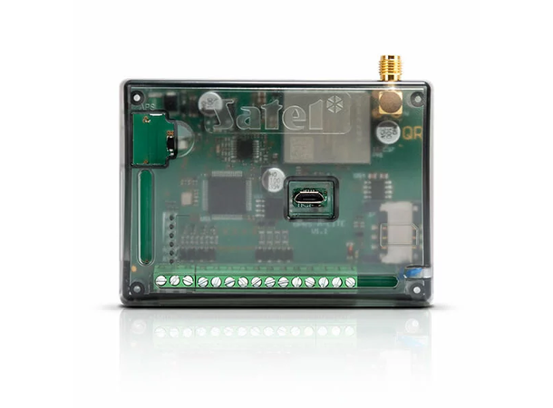 4G (LTE) universal sender i kabinett med antenne